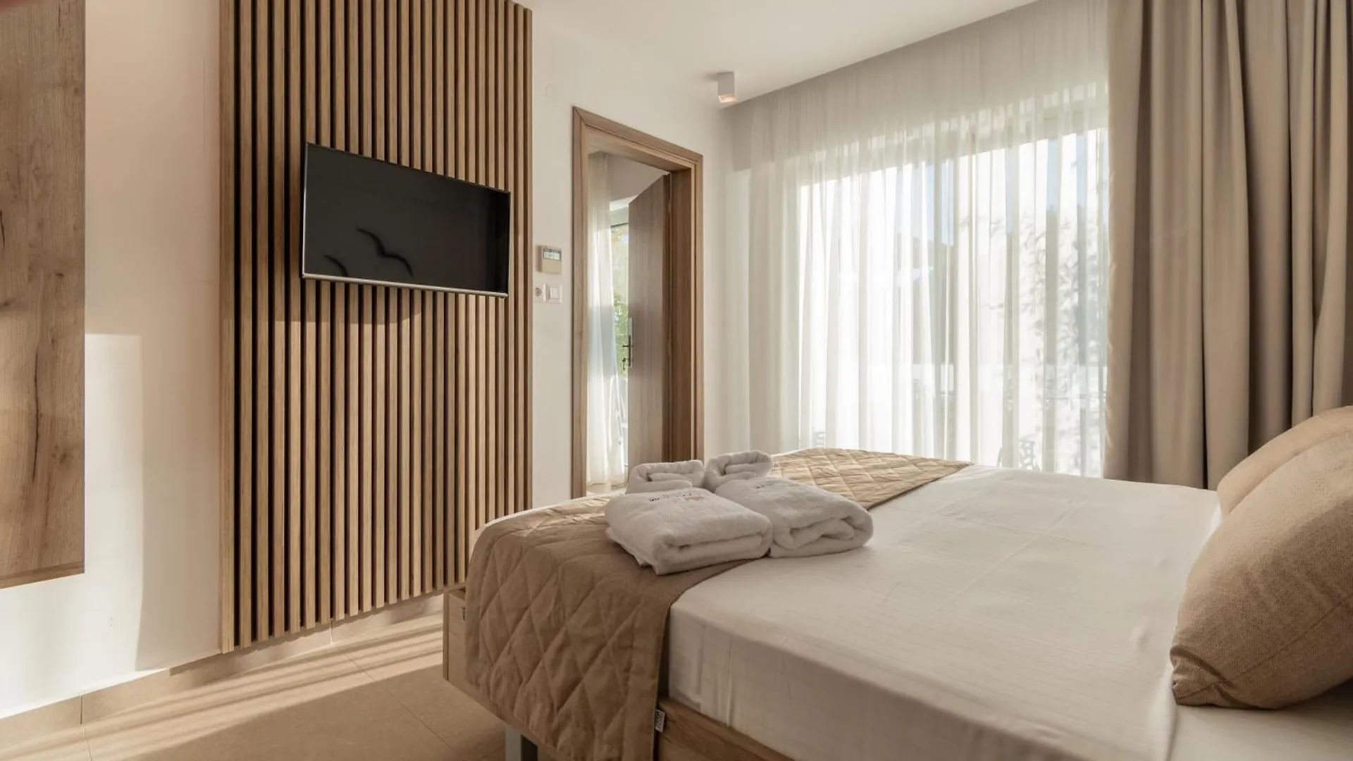 Ξενοδοχείο με διαμερίσματα Sarti Premium Suites