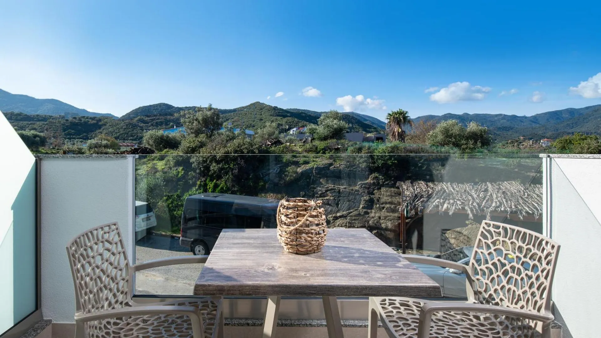 Ξενοδοχείο με διαμερίσματα Sarti Premium Suites